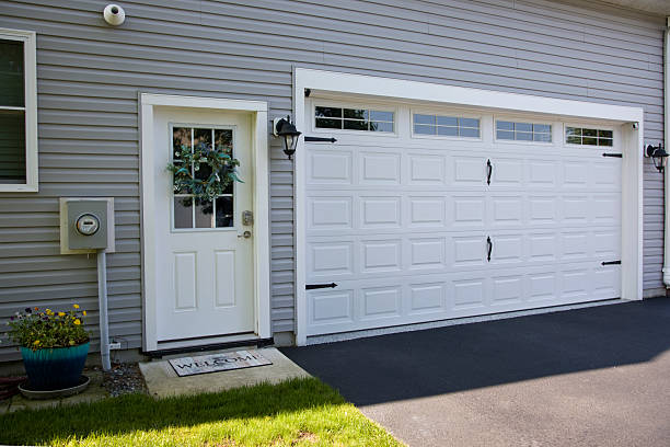 24/7 Emergency Garage Door Panel Replacement experts in Swanton, OH